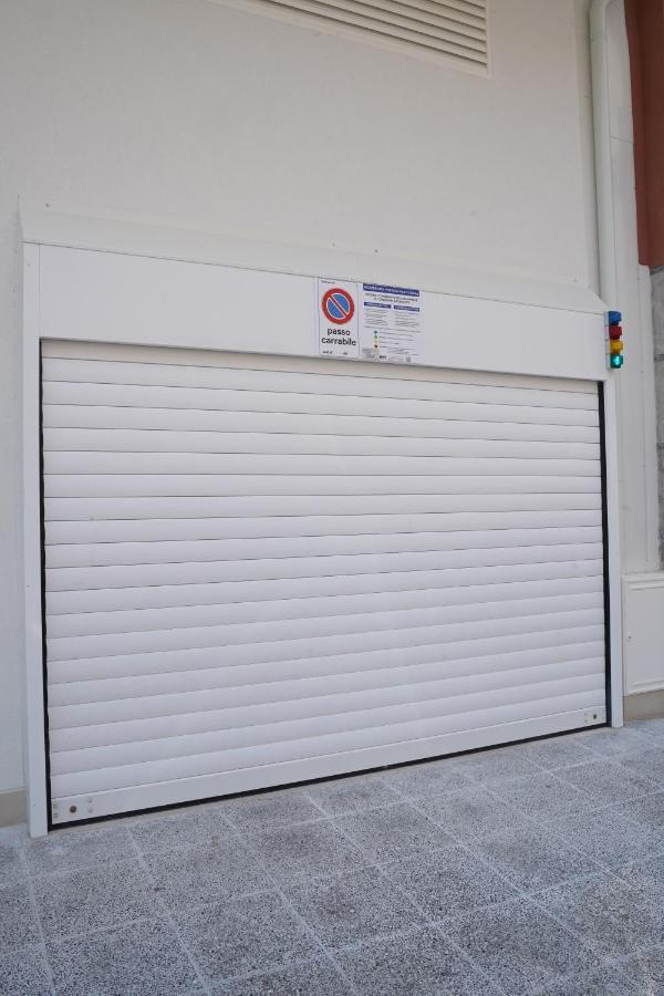 דירות La Perla Di Bari - Private Parking מראה חיצוני תמונה